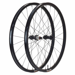 ROUES GRAVEL NEUVES DUKE WORLD RUNNER X 25 - DUKE BADBOY CL SP